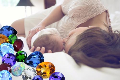 Камень материнства: Какой амулет защитит ребёнка от сглаза?