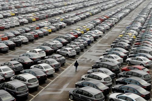 Выживет только «АвтоВАЗ»: К чему может привести рост цен на новые авто в России