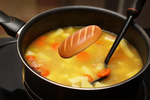 Суп превращается в суп-пюре: Хитрость приготовления модного блюда